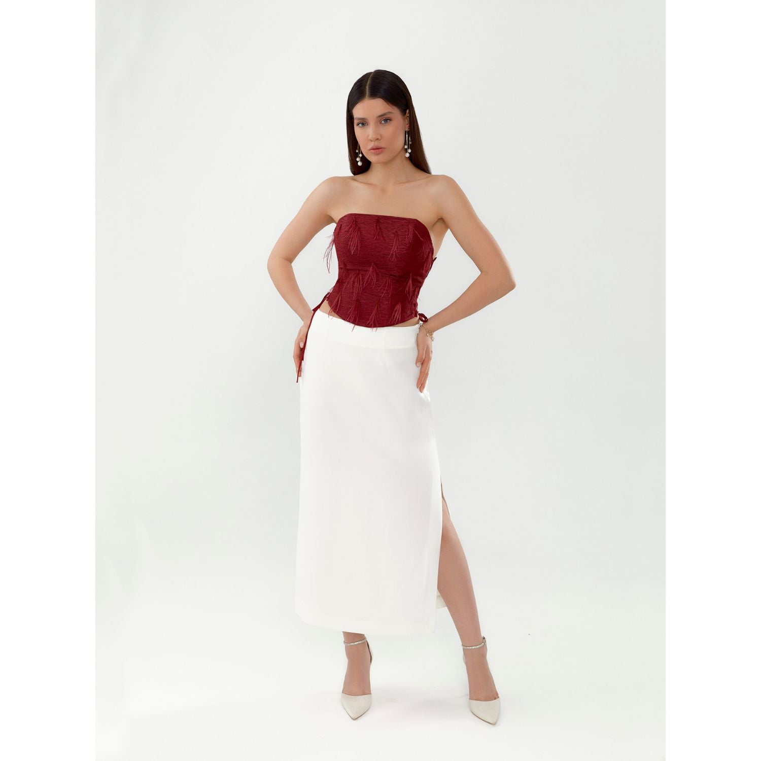 Корсет из плетеных перьев – малиново-красный