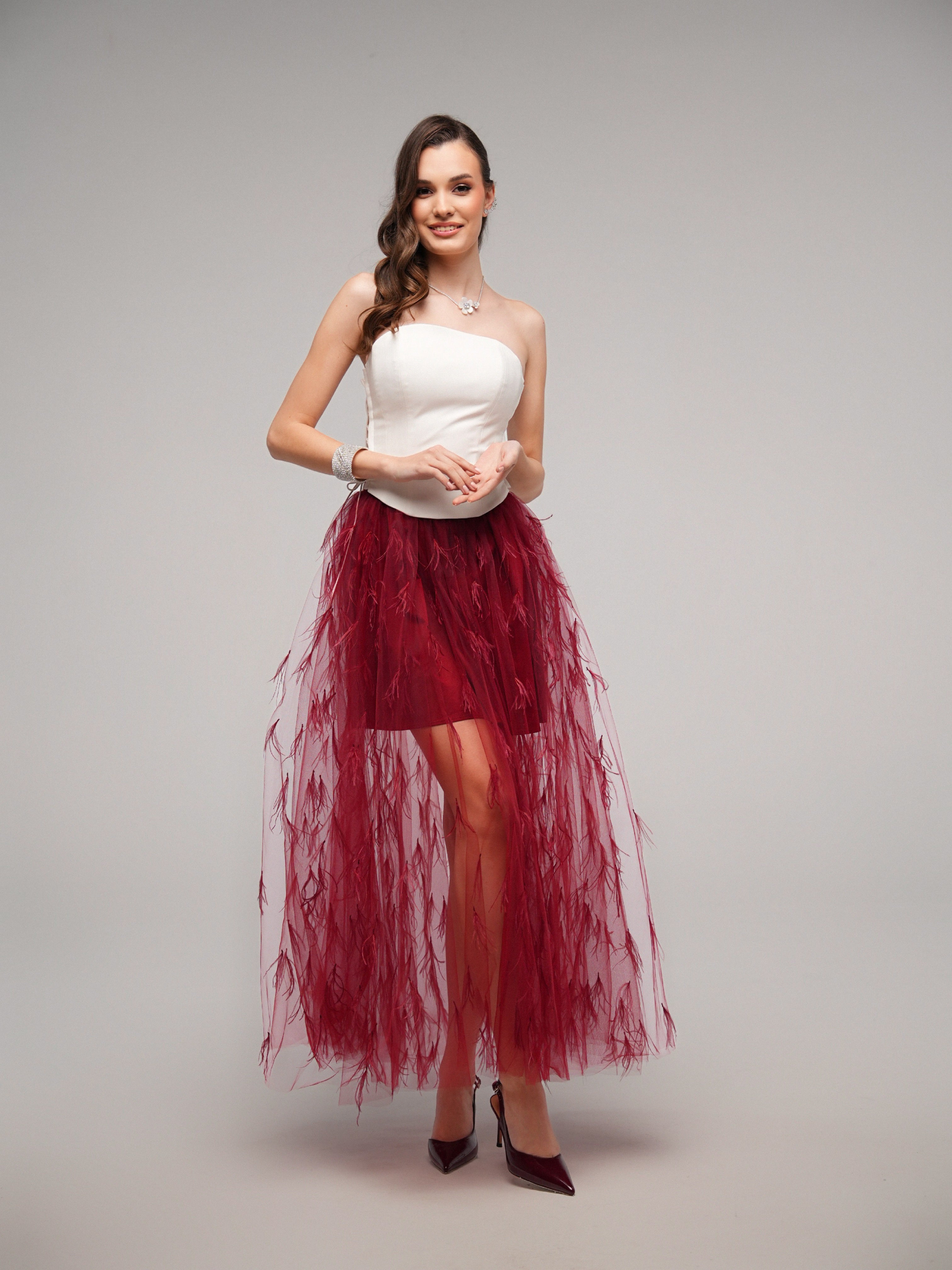 تنورة ووفن فيذر – أحمر قرمزي